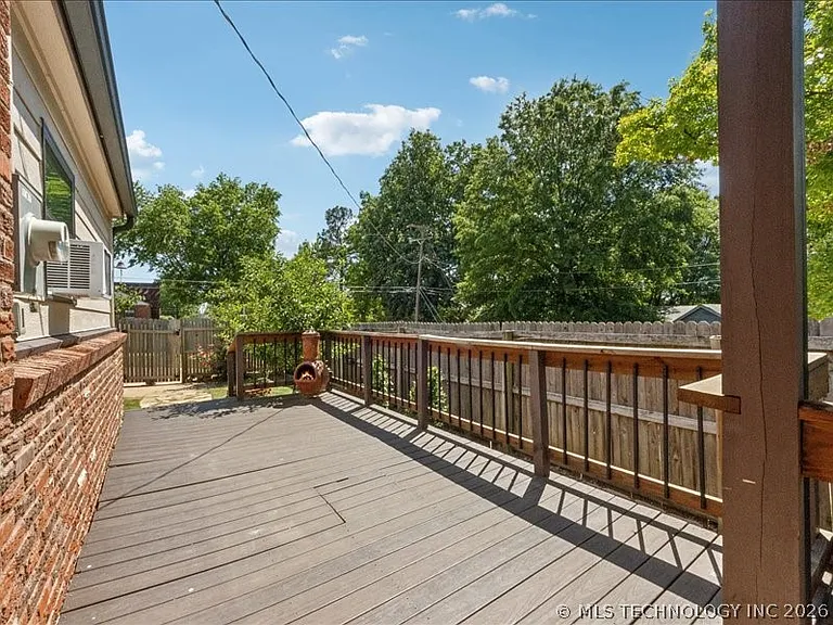 2704 E 13th St — Photo 22