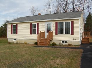 9 Radio Cir, Lewiston, ME 04240