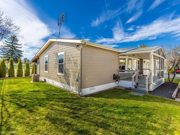 19029 E Boone Ave Trailer 10, Greenacres, WA 99016