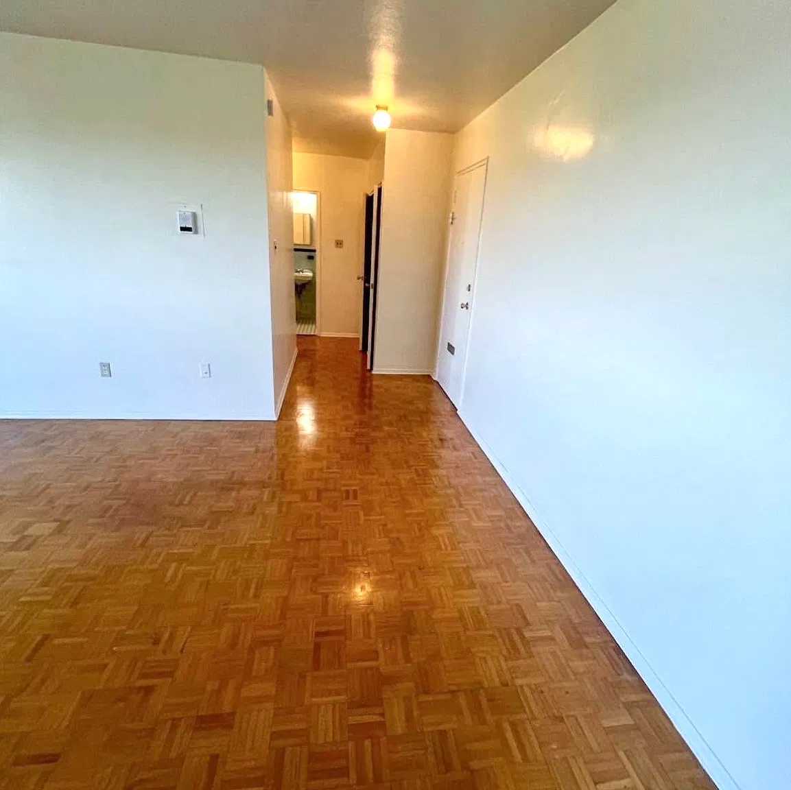 1 bed, 700 sqft, $1,800 — Photo 2