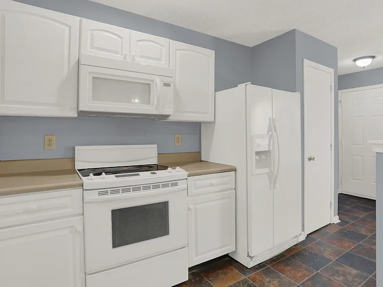 12674 Crescent Dr — Photo 8