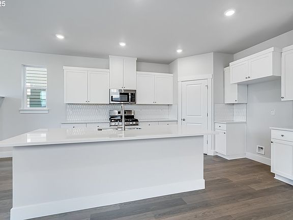 7th image of this home
