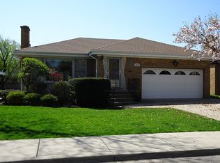 5679 N Kerbs Ave, Chicago, IL 60646