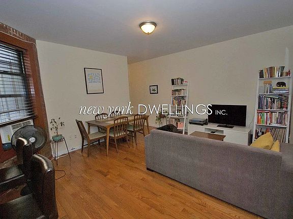 3rd image of 624 11th St APT 11