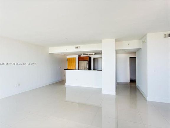 4th image of 244 Biscayne Blvd APT 2002
