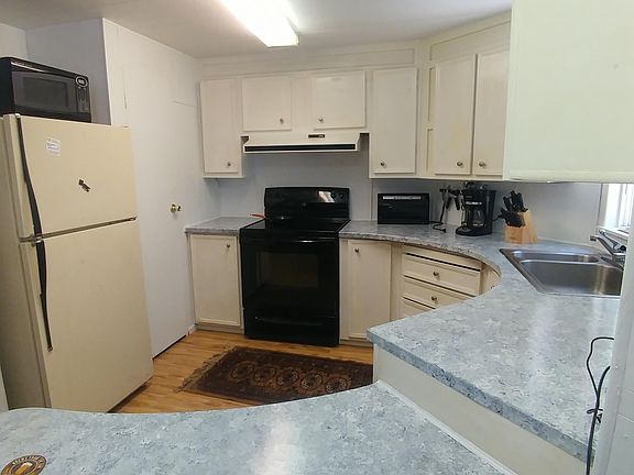 5th image of 236 SE 130th Ct