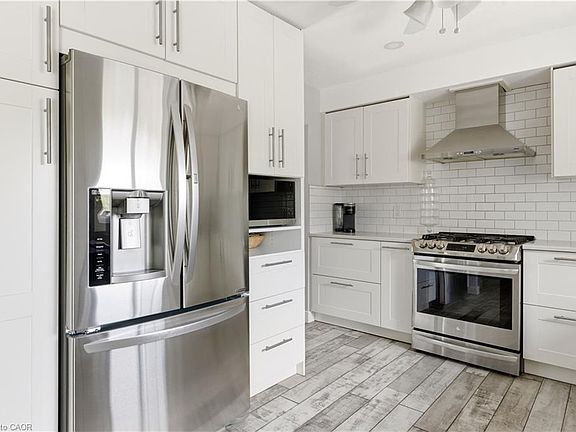 5th image of 25 Greenock Dr