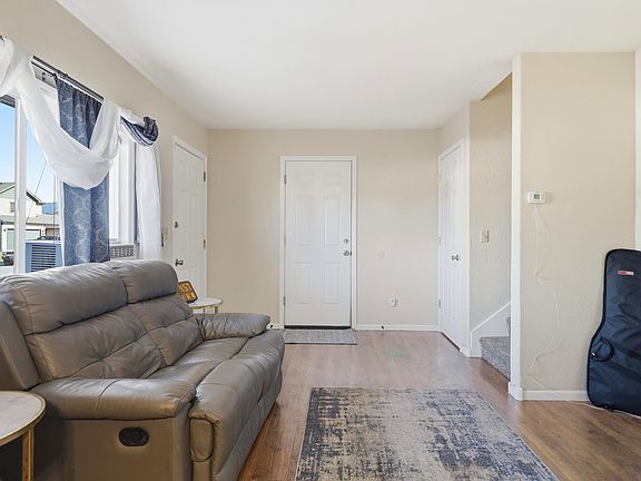 4th image of 946 Fulton St