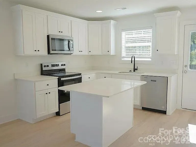816 Fairview St #A — Photo 4