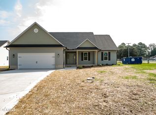 100 Dixie Cir, Clinton, NC 28328