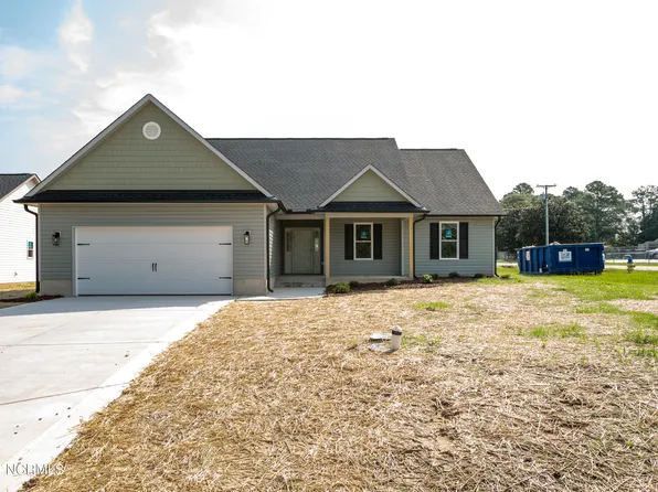 100 Dixie Circle, Clinton, NC 28328
