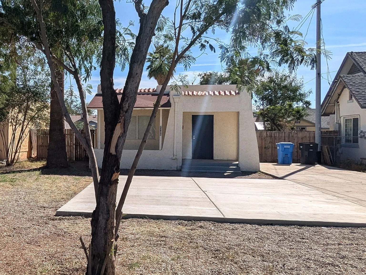 2 bed, 925 sqft, $1,549 — Photo 1