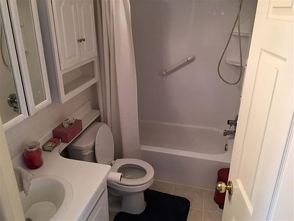 5th image of 40403 Newport Dr