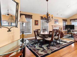 1067 Terrace Ct, Lake Geneva, WI 53147