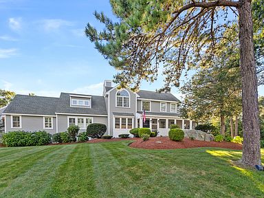 29 Castle View Dr, Gloucester, MA 01930 | Zillow