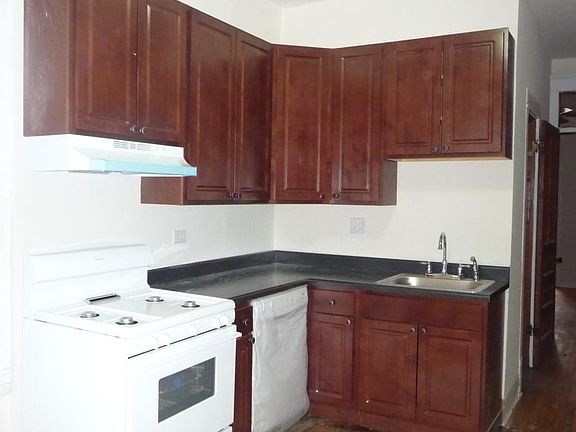 5th image of 2015 N California Ave APT 1