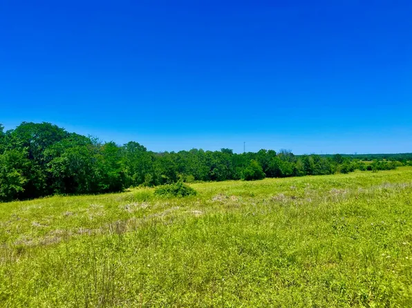 19 Kilkenny Rd, Poolville, TX 76487