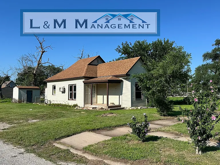 129 Eastside Dr — Photo 1
