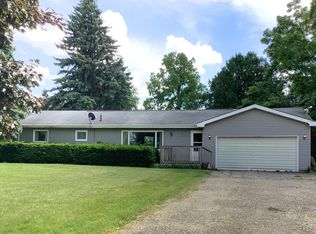 2980 NE Deaner Rd, Edmore, MI 48829