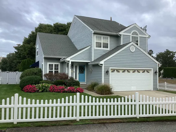 101 Parkwood Dr, Linwood, NJ 08221