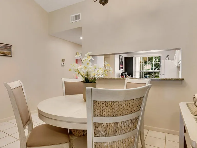 4863 Winslow Beacon — Photo 19