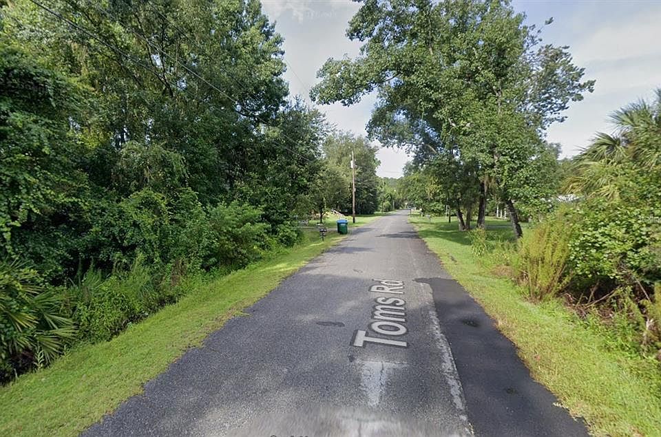 2nd image of 240 Toms Rd #38