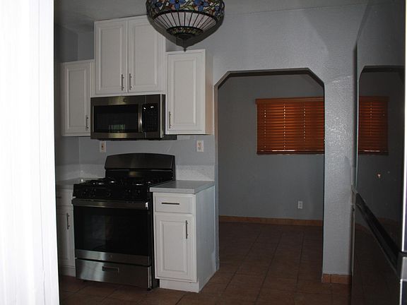 5th image of 5117 1/2 Oakland St