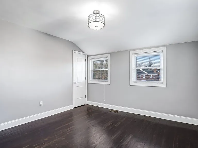 812 Burns St SE — Photo 78