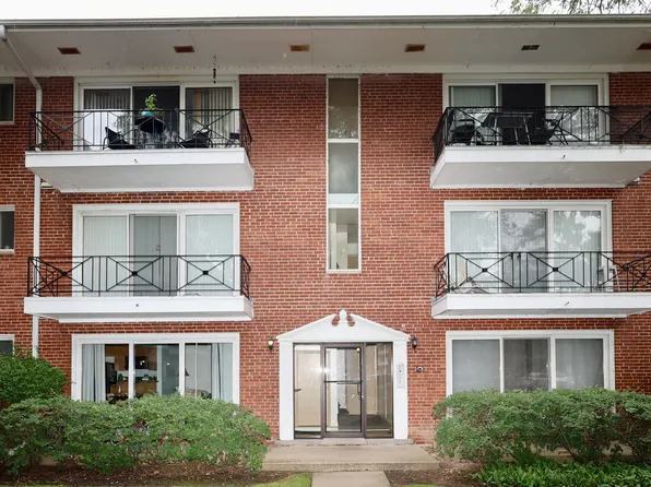 10115 Old Orchard Ct Unit 303, Skokie, IL 60076