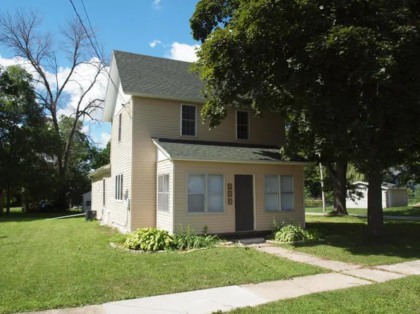 135 South St, Sharon, WI 53585