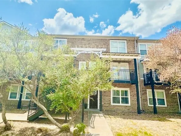 1725 Harvey Mitchell Pkwy S, College Station, TX