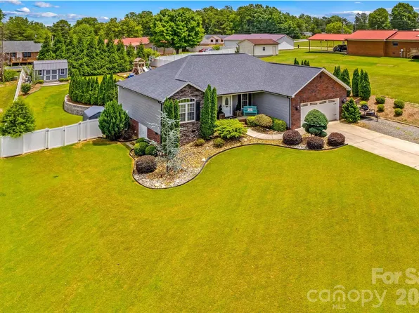 101 Ruby Ln, Maiden, NC 28650
