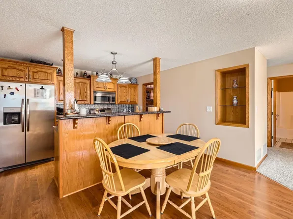 31313 Prairie Ct, Stacy, MN 55079