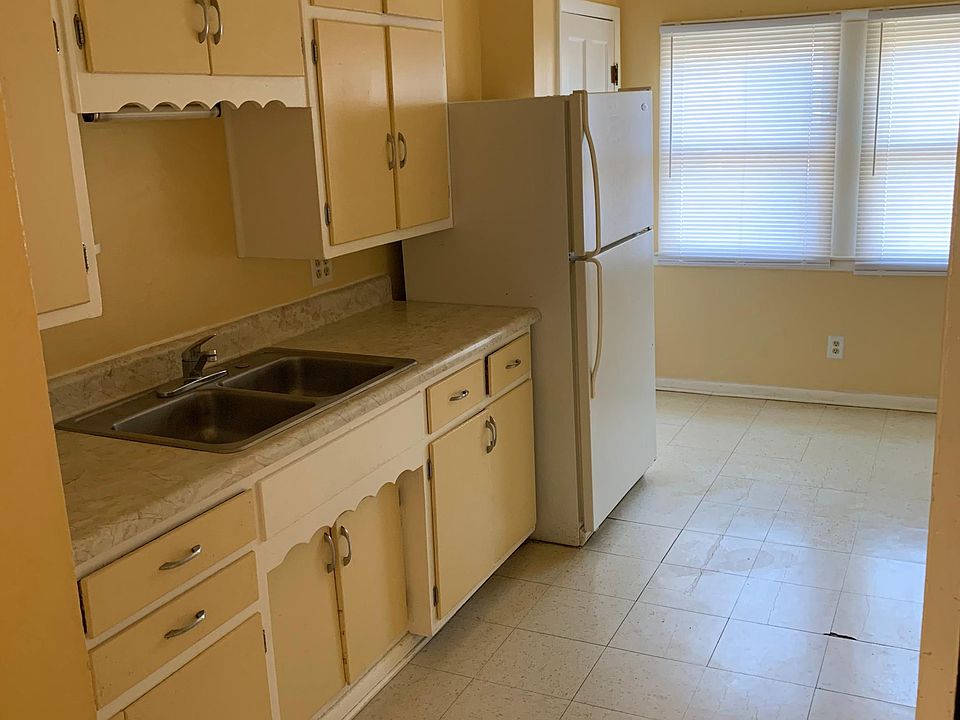 1st image of 1544 N Linwood Ave