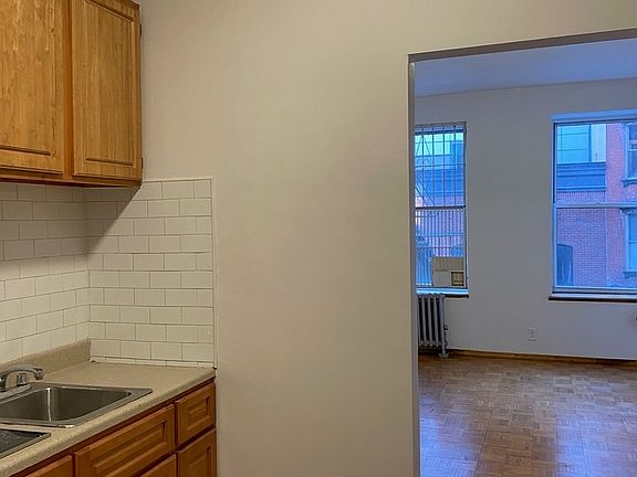 3rd image of 178 Ludlow St #1H