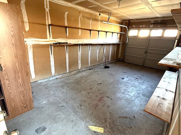 4th image of 403 Cypress Ln