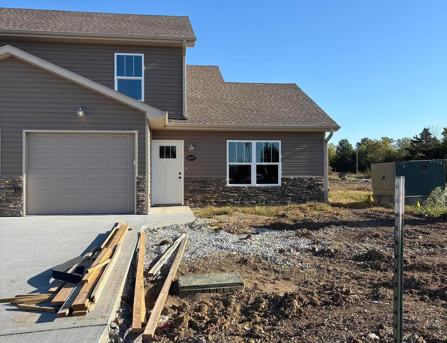 3 bed, 2.0 bath, 1175 sqft, $1,800 — Photo 4