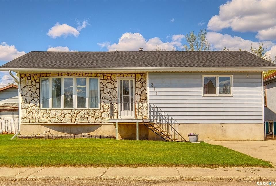 1st image of 311 4th AVENUE E