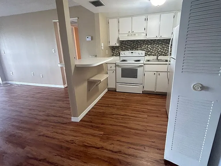 618 Orange Dr #212 — Photo 16
