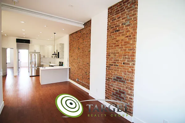 Rented by Target Realty Group | media 21