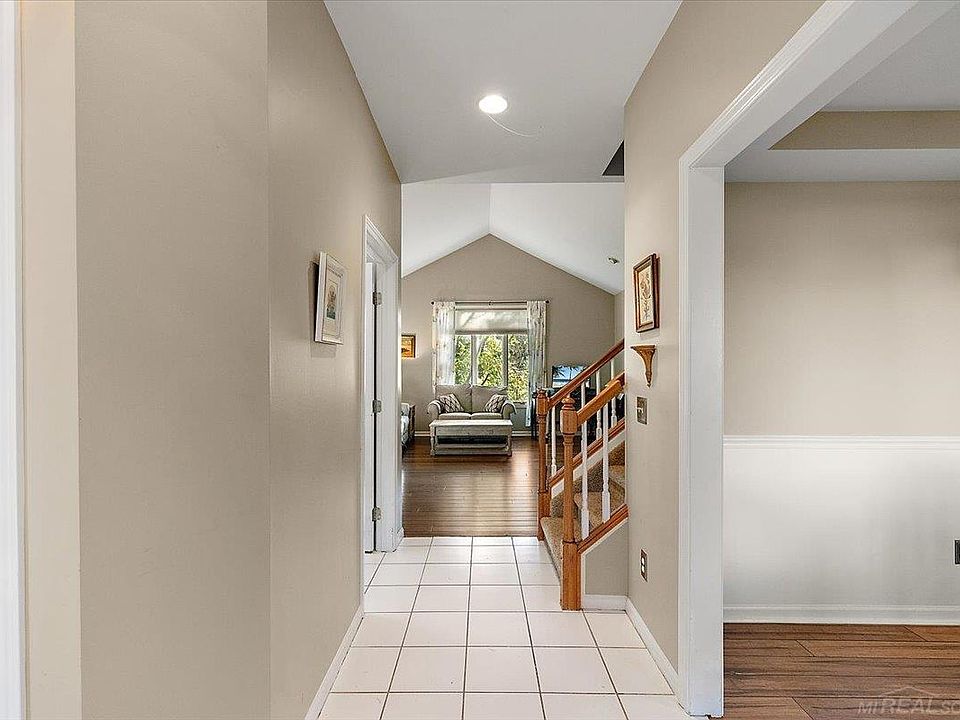575 Lakes Edge Dr, photo 15