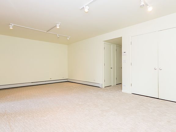 5th image of 1341 Greenwillow Ln