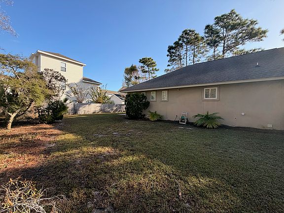 2nd image of 163 Las Roblas Grande Dr