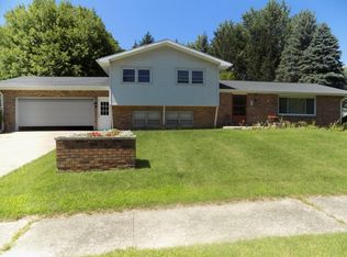 304 Tannery Dr, Coloma, MI 49038