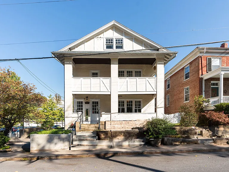 215 E Beverley St #3 — Photo 1