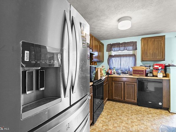 5th image of 15 Russet Ct