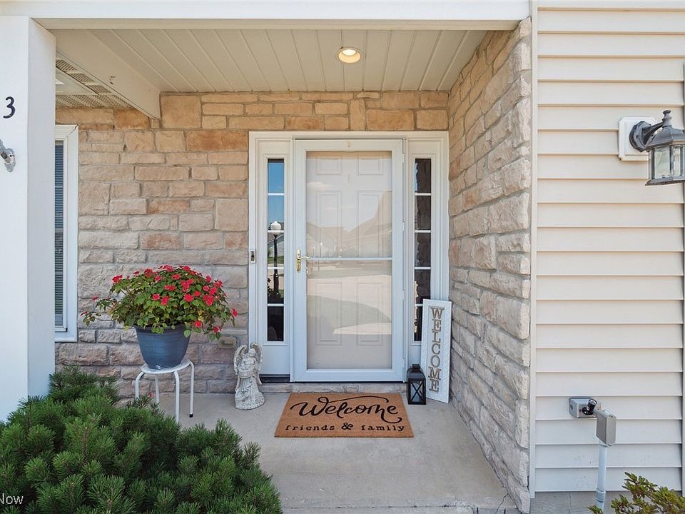 2nd image of 3 Canterbury Cir