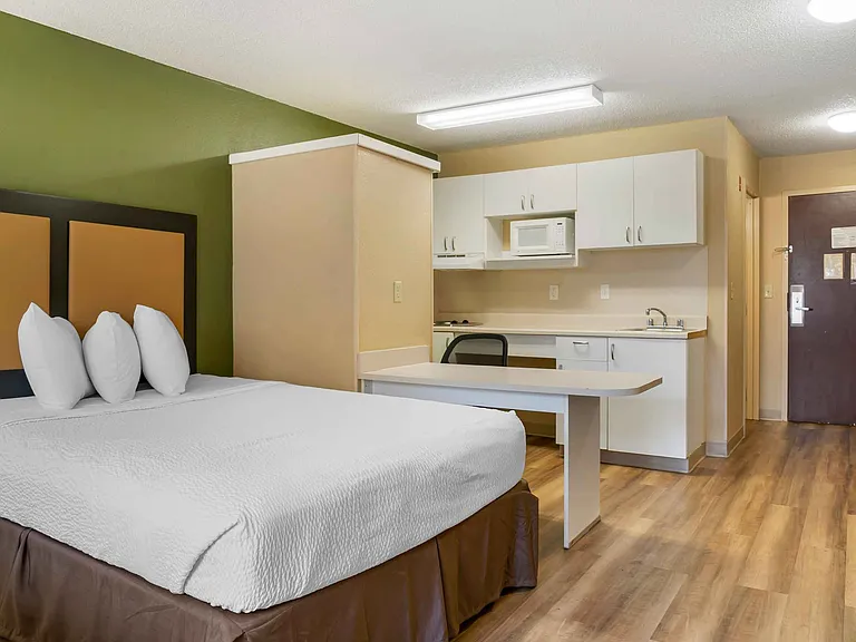 Studio Suite - 2 Full Beds