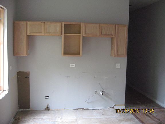 4th image of 10226 S La Salle St