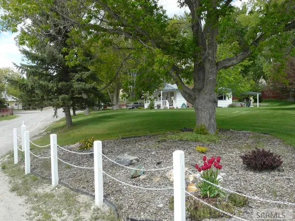 560 N Front St, Arco, ID 83213